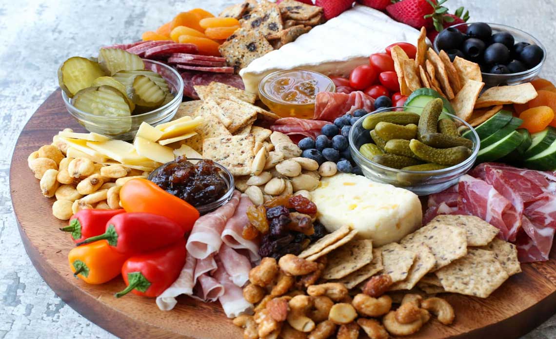 Korpa-deli-cheeseboard-1
